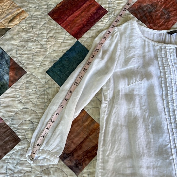 **DONATED** 💯% white linen blouse - Picture 7 of 7